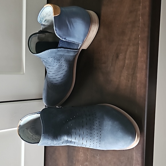 Cox blue suede booties - Picture 3 of 7